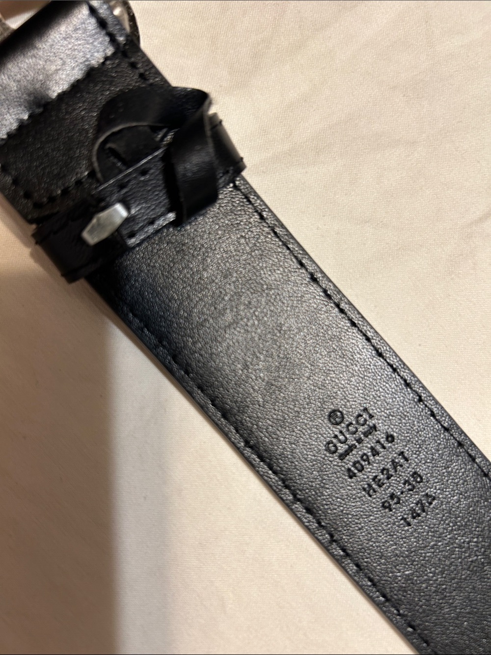 Gucci Black Leather Belt with Double G Silver-Tone Buckle - Picture 3 of 8